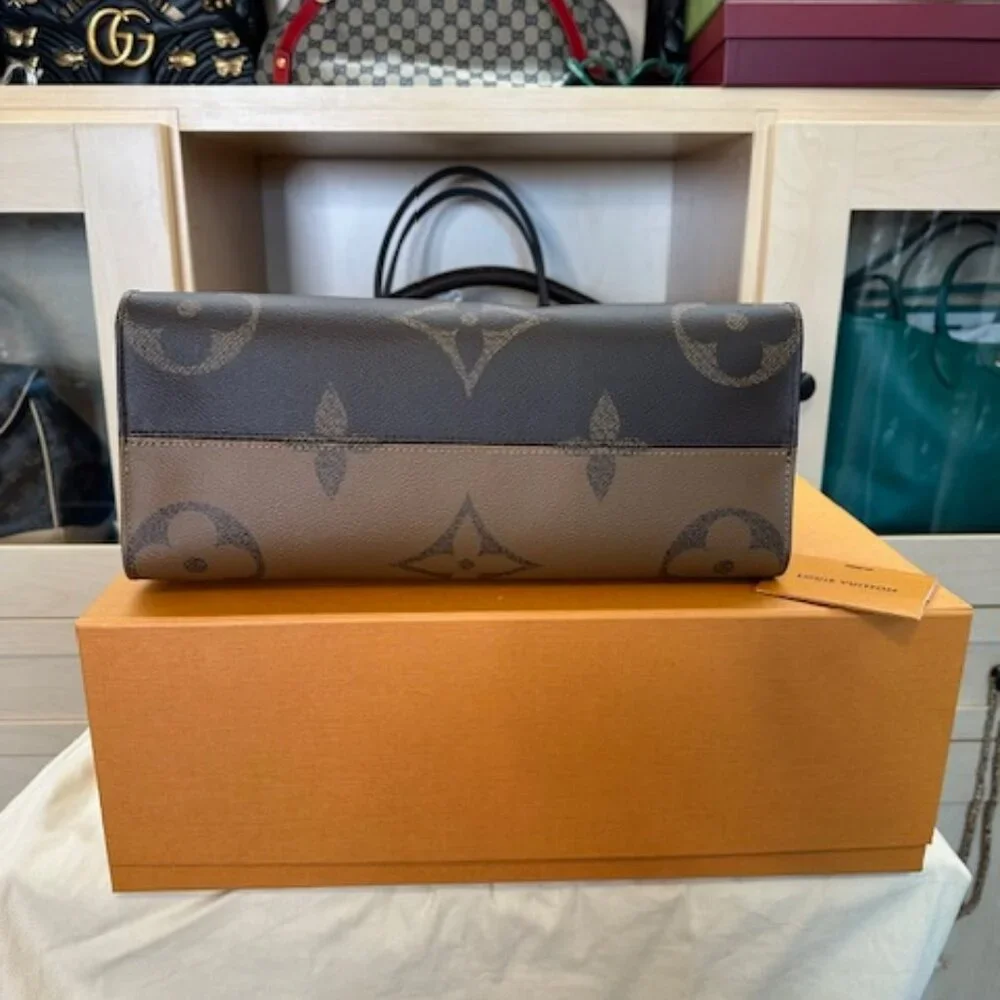 Louis Vuitton Monogram OnThe Go MM - Picture 6 of 13
